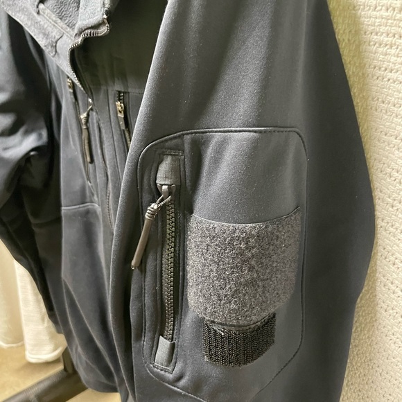 Under Armour duty jacket - Picture 2 of 4